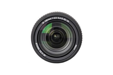 لنز زوم نیکون/ AF-S DX NIKKOR f/3.5-5.6G ED VR